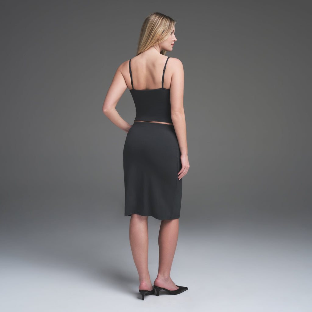 SMOOTH LAYERS SCOOP NECK CAMI | GRAPHITE