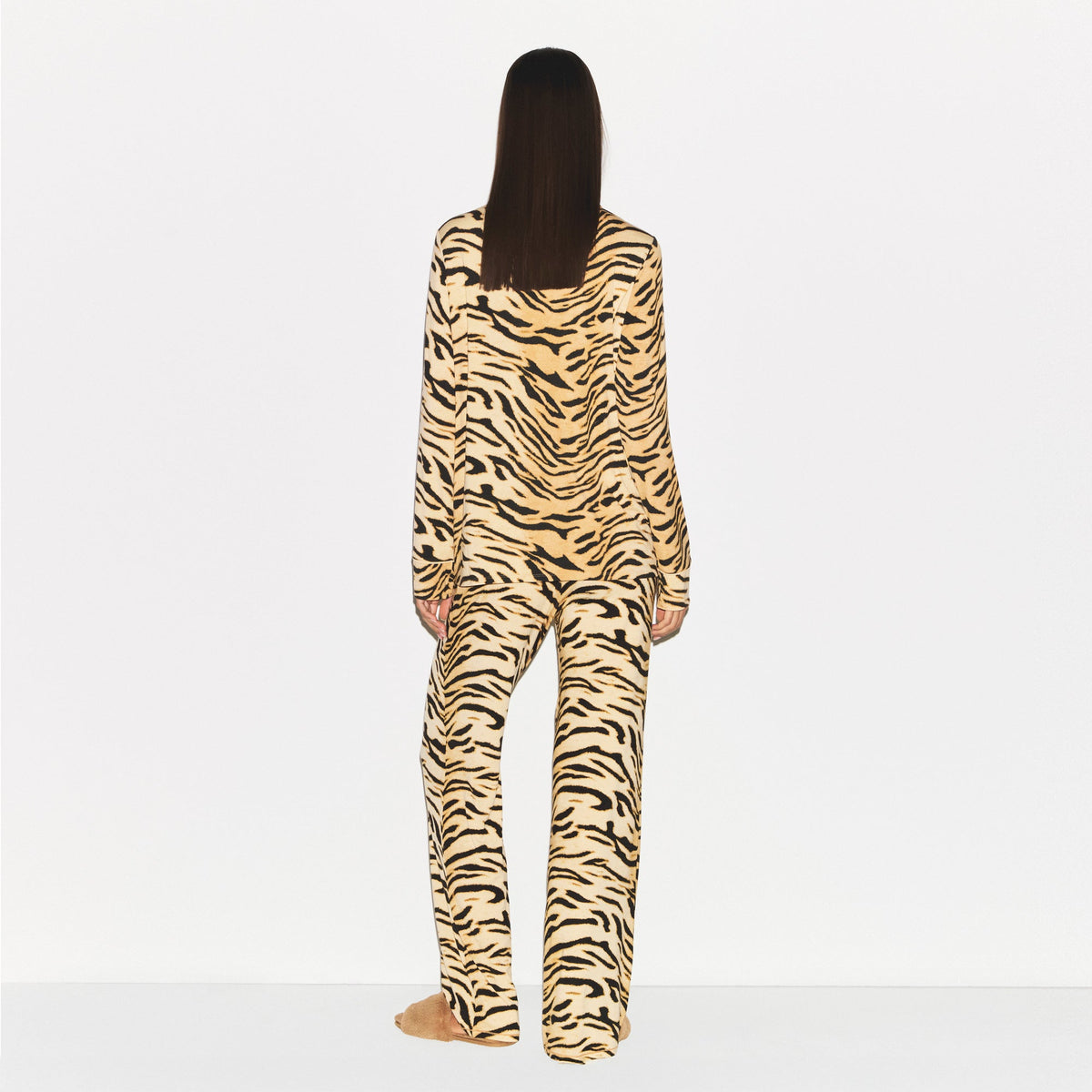 SKIMS SLEEP LONG SLEEVE BUTTON UP SET | BRONZE TIGER PRINT