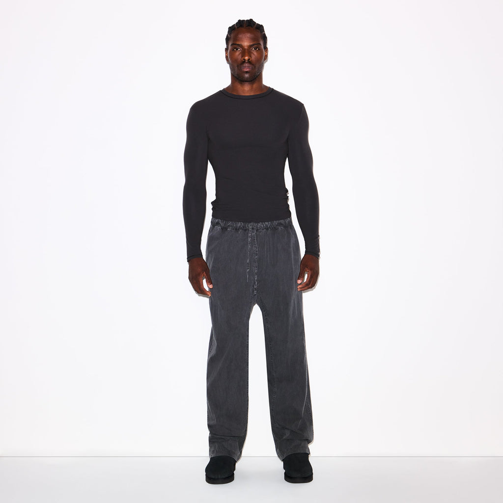FITS EVERYBODY MENS SLIM LONG SLEEVE T-SHIRT | ONYX