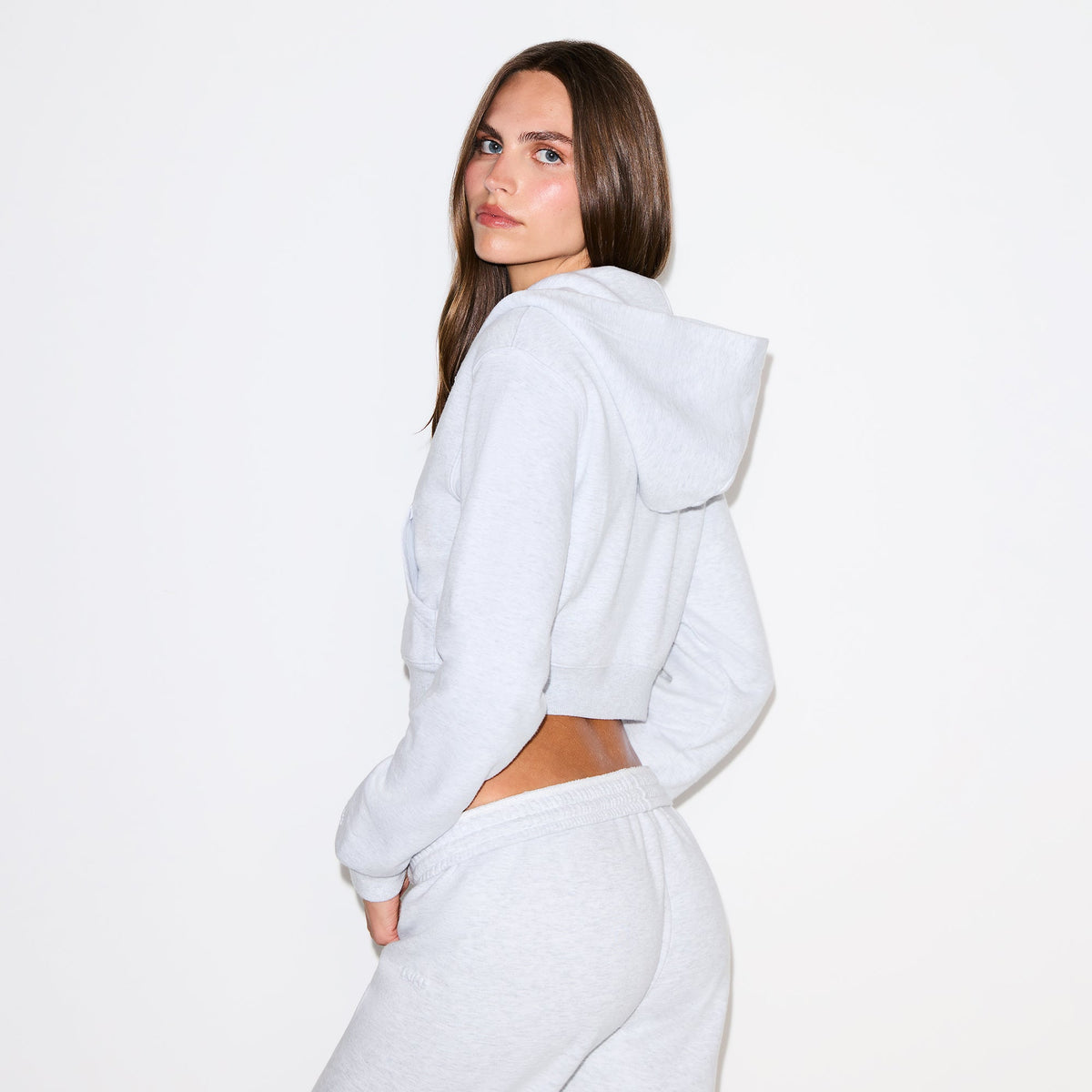 COTTON FLEECE CROPPED ZIP UP HOODIE | LIGHT HEATHER GREY